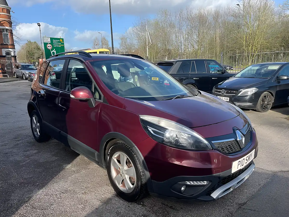 Used 2013 Renault Scenic Xmod Dynamique Tomtom Energy Red - Interior and Exterior details 7