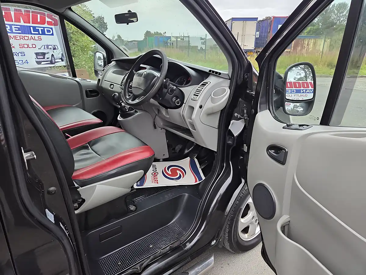 Used 2013 Renault Trafic SL27 Sport Camper Conversion Black - Interior and Exterior details 11
