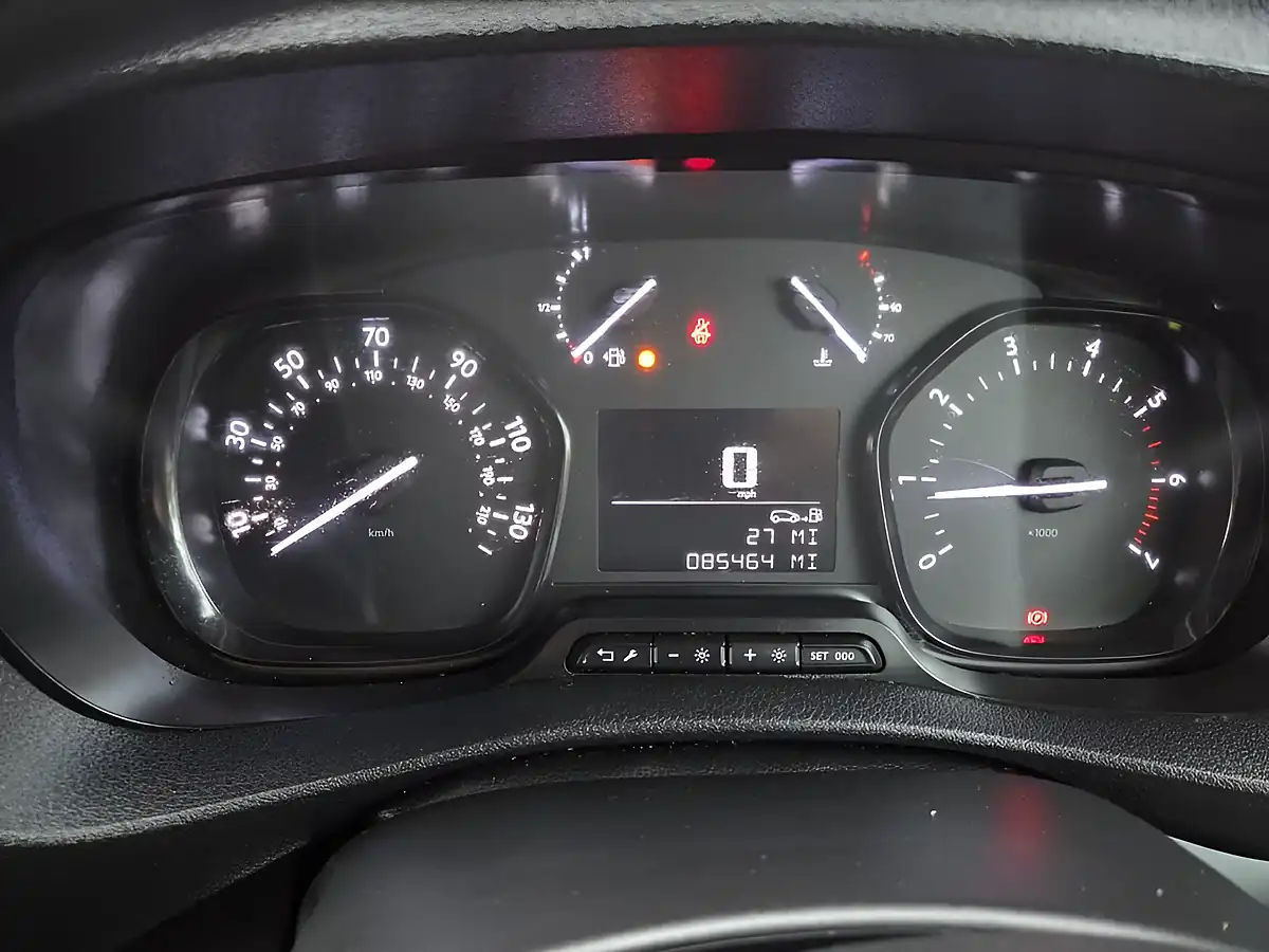 Used 2013 Renault Trafic SL27 Sport Camper Conversion Black - Interior and Exterior details 13