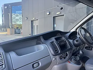 Used 2013 Renault Trafic SL27 White - Interior and Exterior details 5