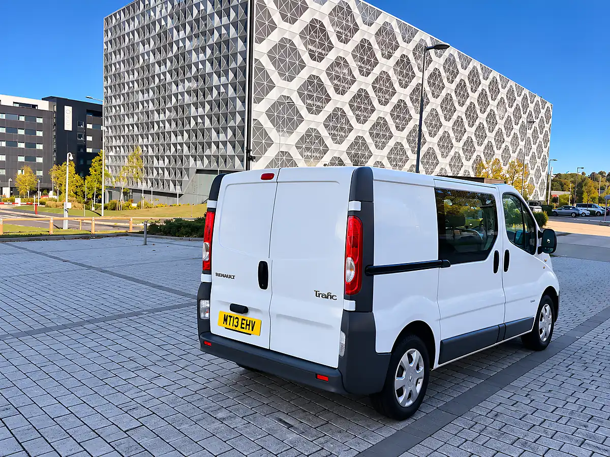 Used 2013 Renault Trafic SL27 White - Interior and Exterior details 6