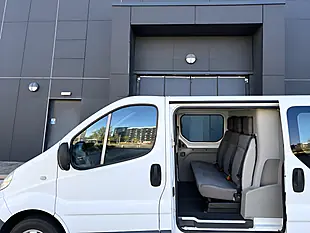 Used 2013 Renault Trafic SL27 White - Interior and Exterior details 9