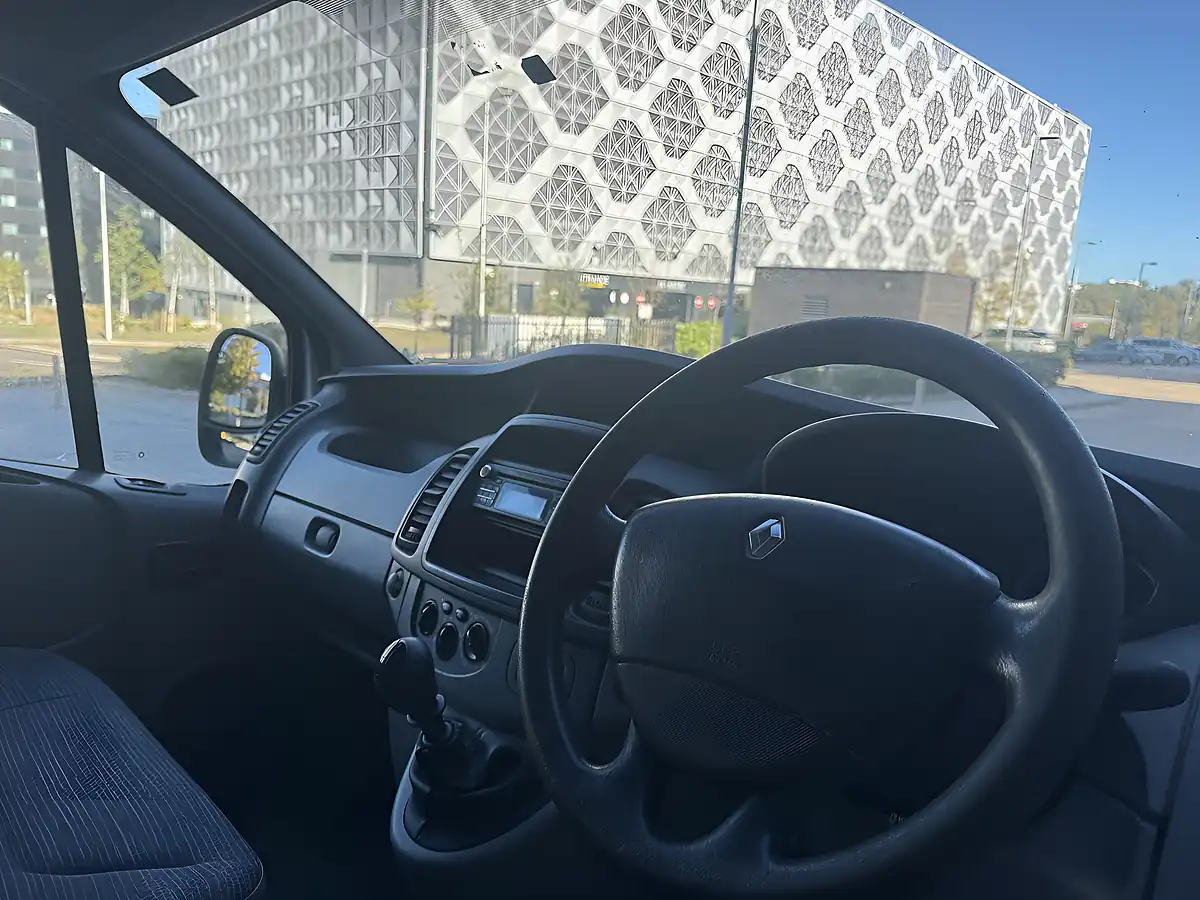 Used 2013 Renault Trafic SL27 White - Interior and Exterior details 17