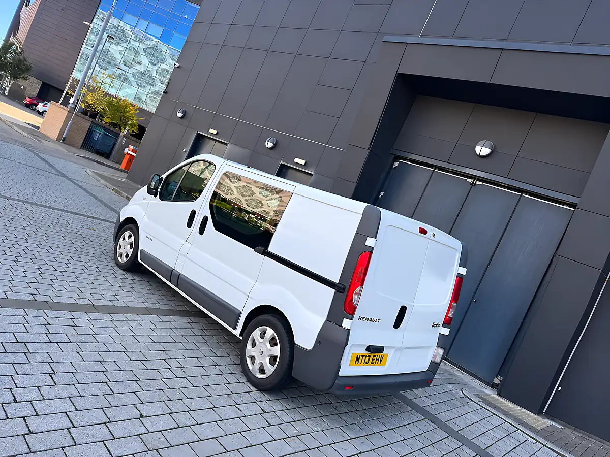 Used 2013 Renault Trafic SL27 White - Interior and Exterior details 5