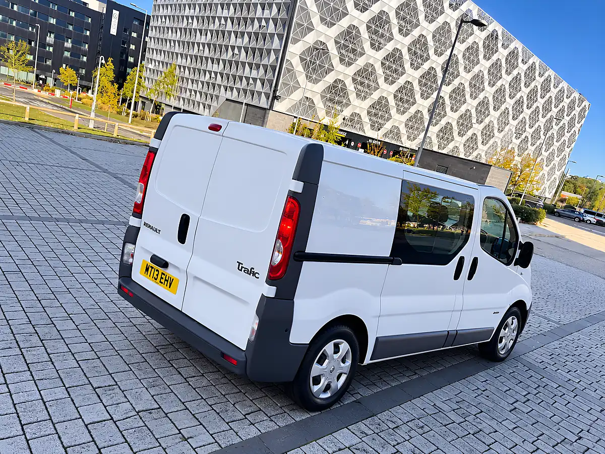 Used 2013 Renault Trafic SL27 White - Interior and Exterior details 8