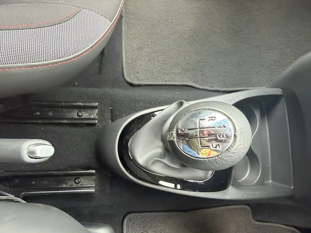 Used 2013 Renault Twingo Dynamique Red - Interior and Exterior details 20