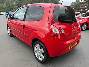 Used 2013 Renault Twingo Dynamique Red - Interior and Exterior details 5