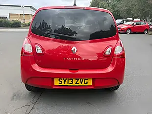 Used 2013 Renault Twingo Dynamique Red - Interior and Exterior details 6