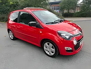 Used 2013 Renault Twingo Dynamique Red - Interior and Exterior details 7