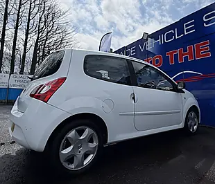 Used 2013 Renault Twingo Dynamique White - Interior and Exterior details 10