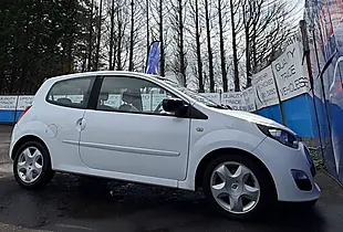 Used 2013 Renault Twingo Dynamique White - Interior and Exterior details 11