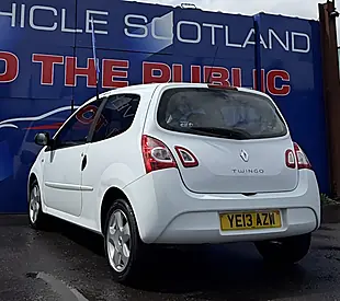 Used 2013 Renault Twingo Dynamique White - Interior and Exterior details 13