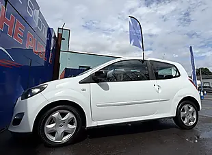 Used 2013 Renault Twingo Dynamique White - Interior and Exterior details 14