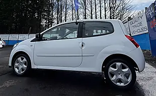 Used 2013 Renault Twingo Dynamique White - Interior and Exterior details 3
