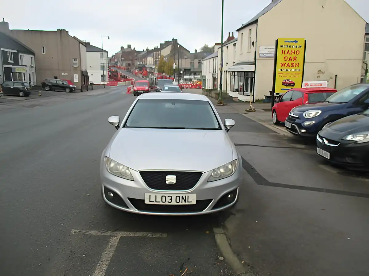 Used 2013 SEAT Exeo Se Ecomotive Silver - Front View
