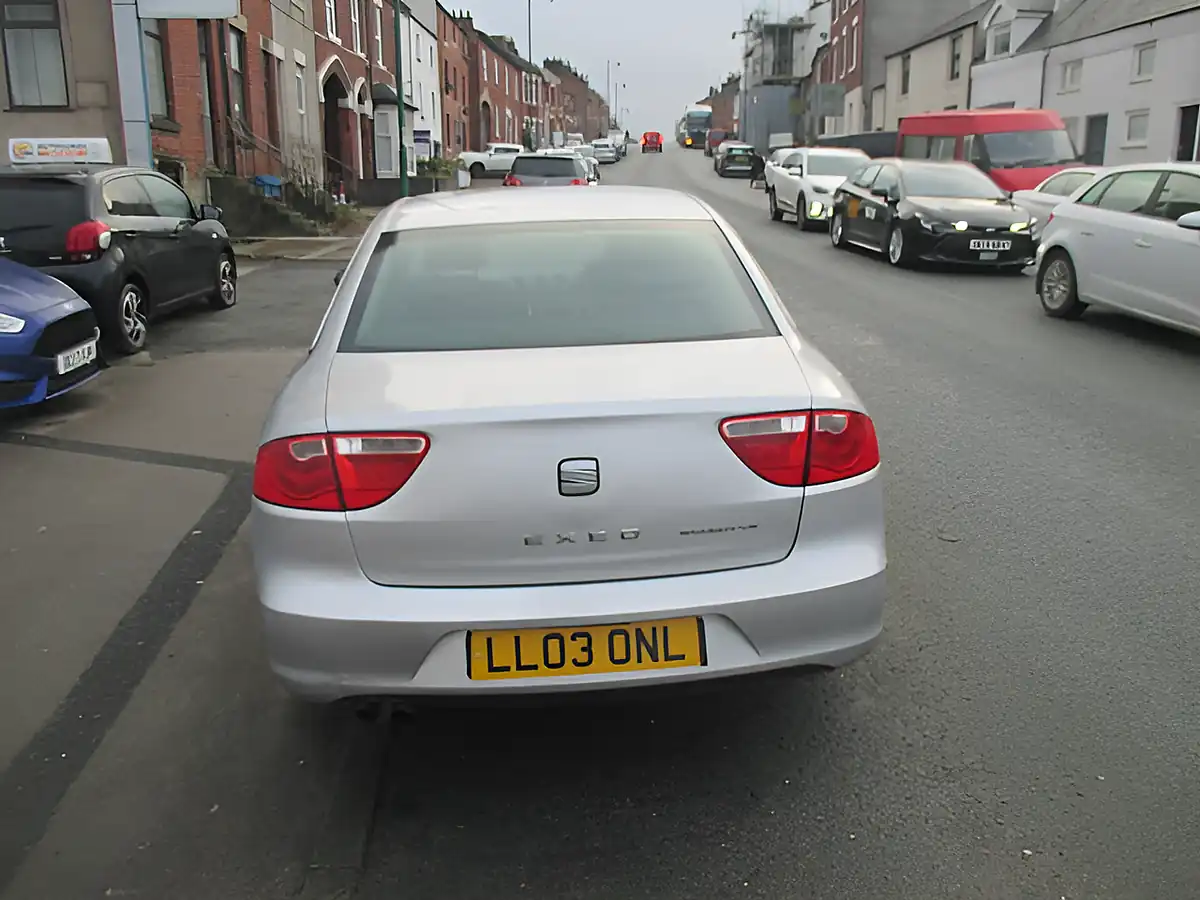 Used 2013 SEAT Exeo Se Ecomotive Silver - Interior and Exterior details 4