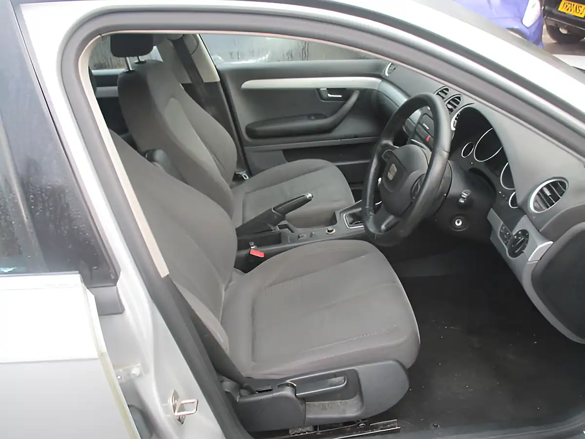 Used 2013 SEAT Exeo Se Ecomotive Silver - Interior and Exterior details 7