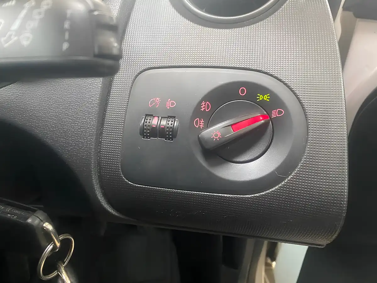 Used 2013 SEAT Ibiza Fr Sport Coupe White - Interior and Exterior details 10