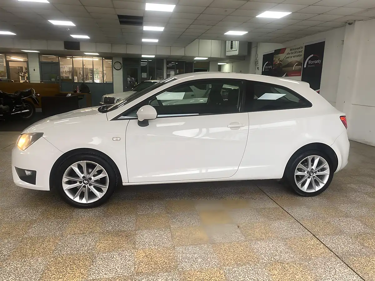 Used 2013 SEAT Ibiza Fr Sport Coupe White - Interior and Exterior details 4