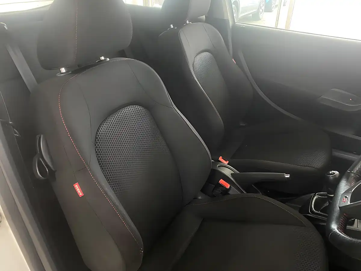 Used 2013 SEAT Ibiza Fr Sport Coupe White - Interior and Exterior details 9