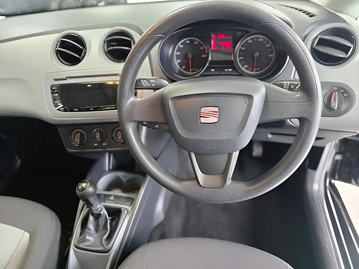 Used 2013 SEAT Ibiza S Black - Interior and Exterior details 6