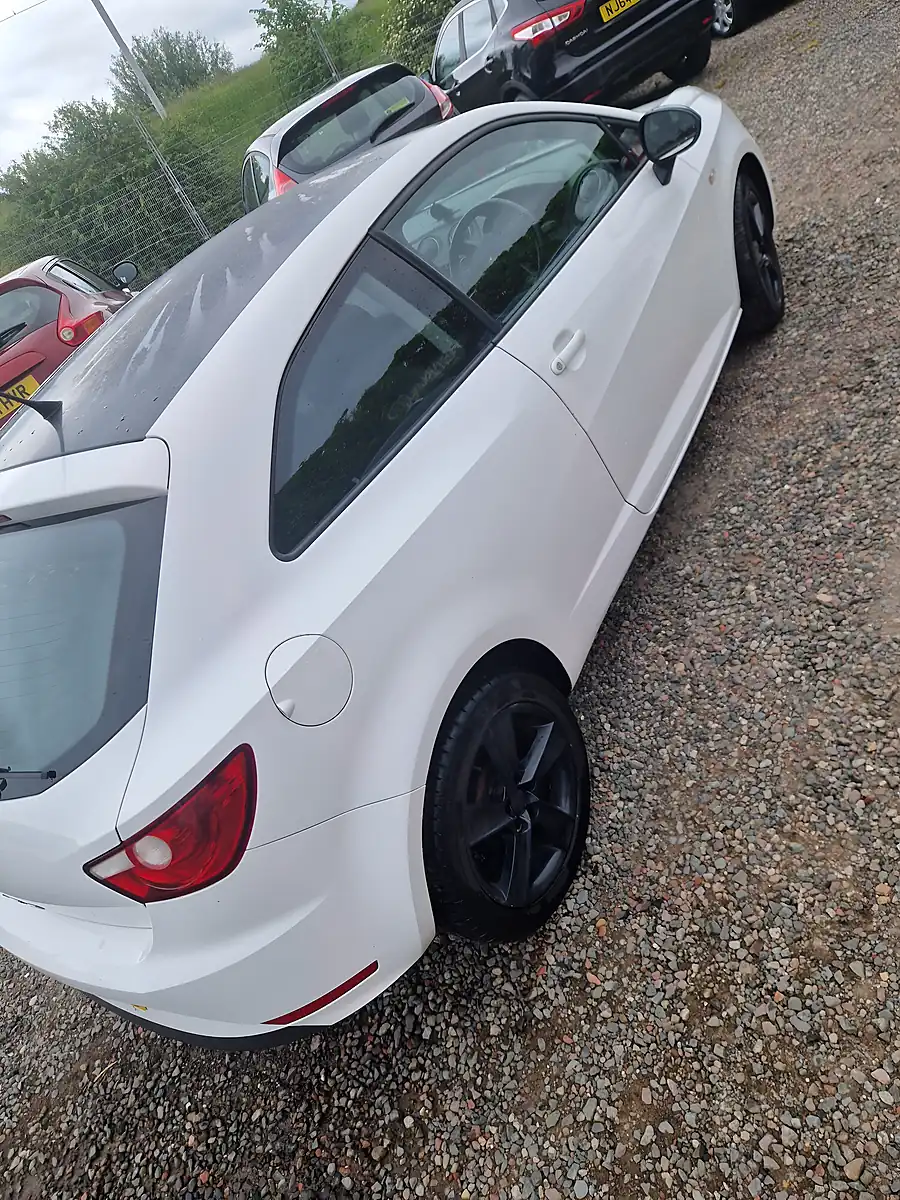 Used 2013 SEAT Ibiza Toca 3dr Sports Coupe White - Interior and Exterior details 14