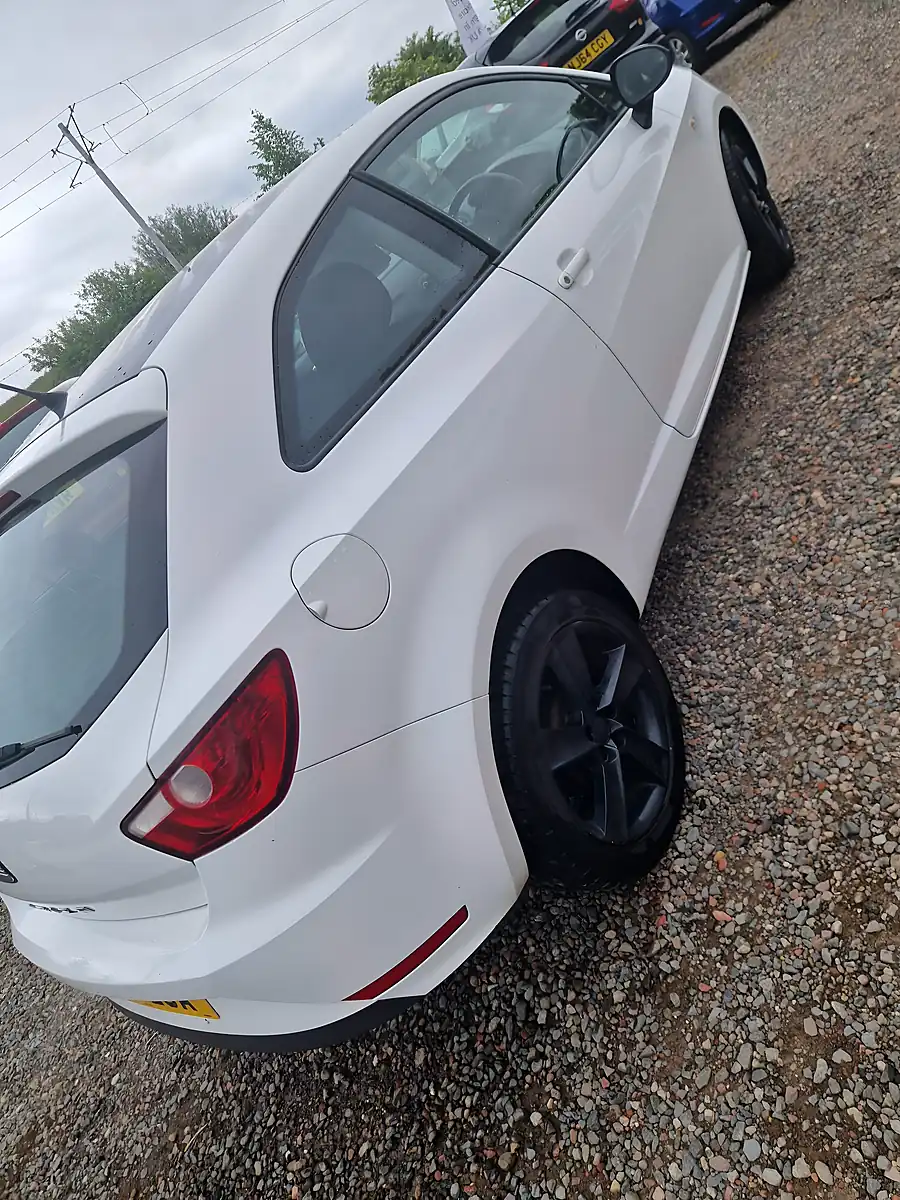 Used 2013 SEAT Ibiza Toca 3dr Sports Coupe White - Interior and Exterior details 8