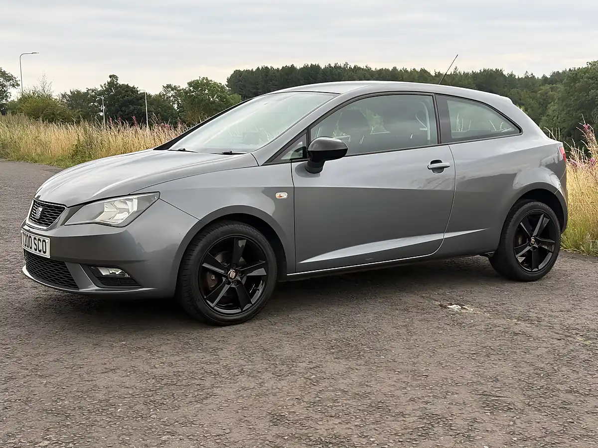 Used 2013 SEAT Ibiza Toca Grey - Interior and Exterior details 4