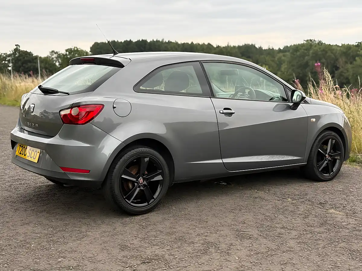 Used 2013 SEAT Ibiza Toca Grey - Interior and Exterior details 7