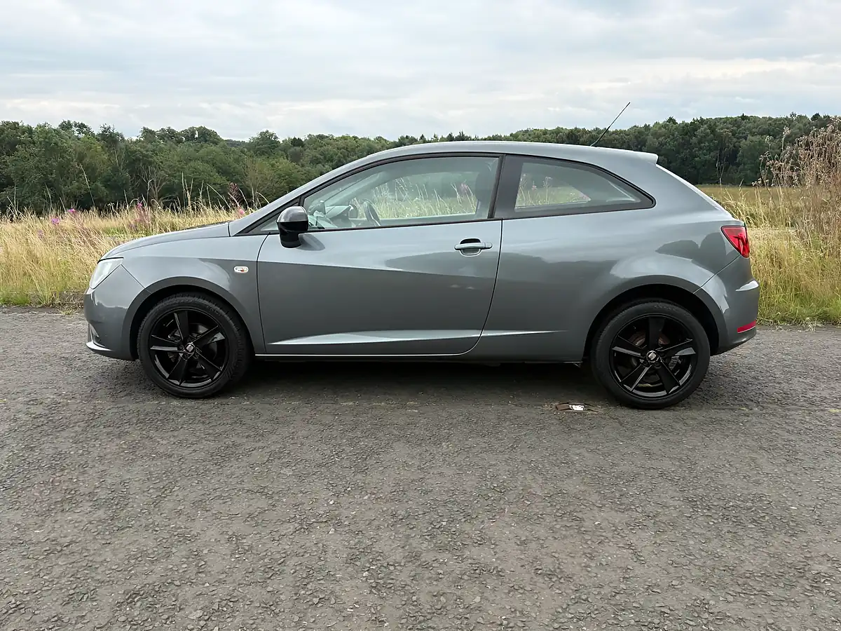 Used 2013 SEAT Ibiza Toca Grey - Interior and Exterior details 8