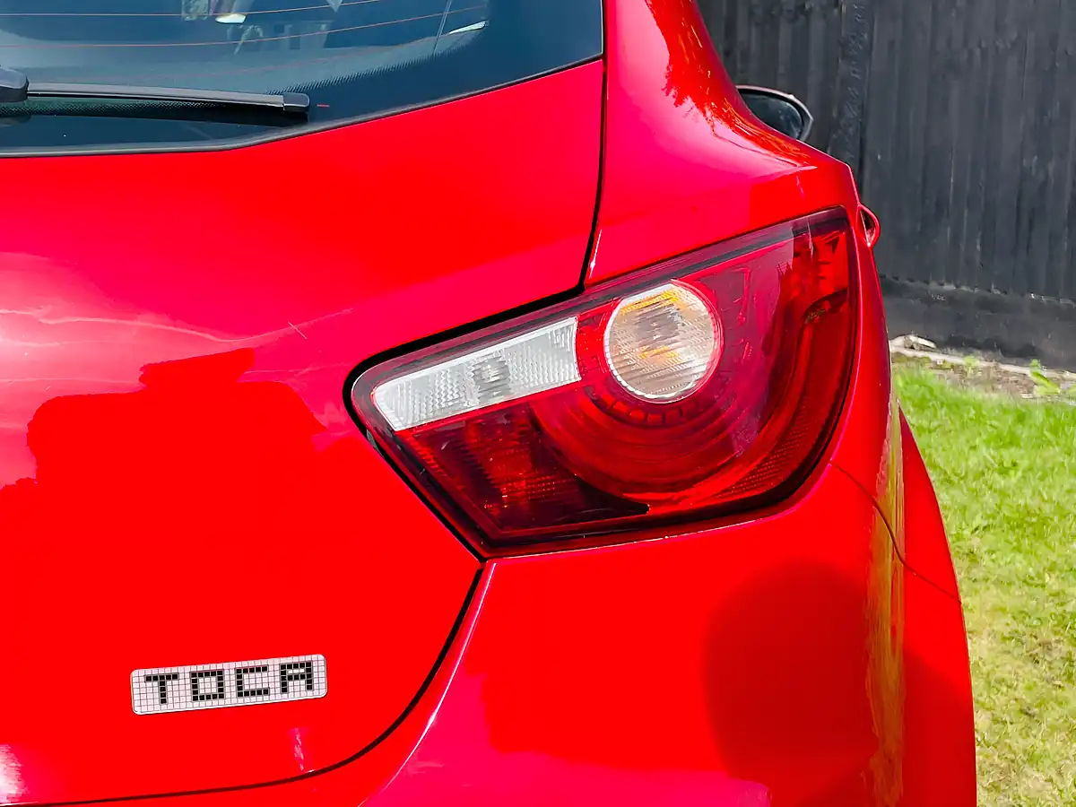 Used 2013 SEAT Ibiza Toca Sport Coupe Emocion Red - Interior and Exterior details 12