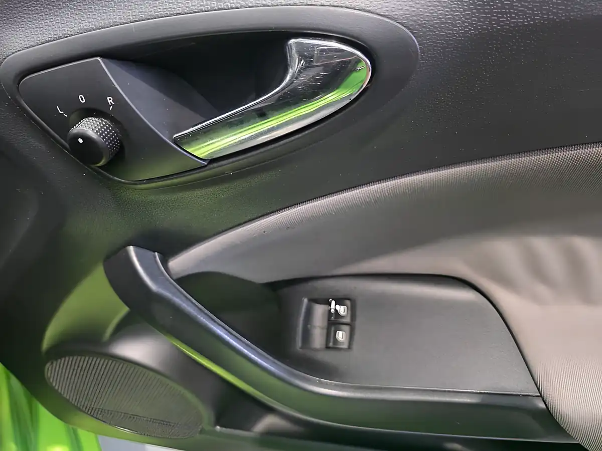 Used 2013 SEAT Ibiza Toca Sport Coupe Green - Interior and Exterior details 14
