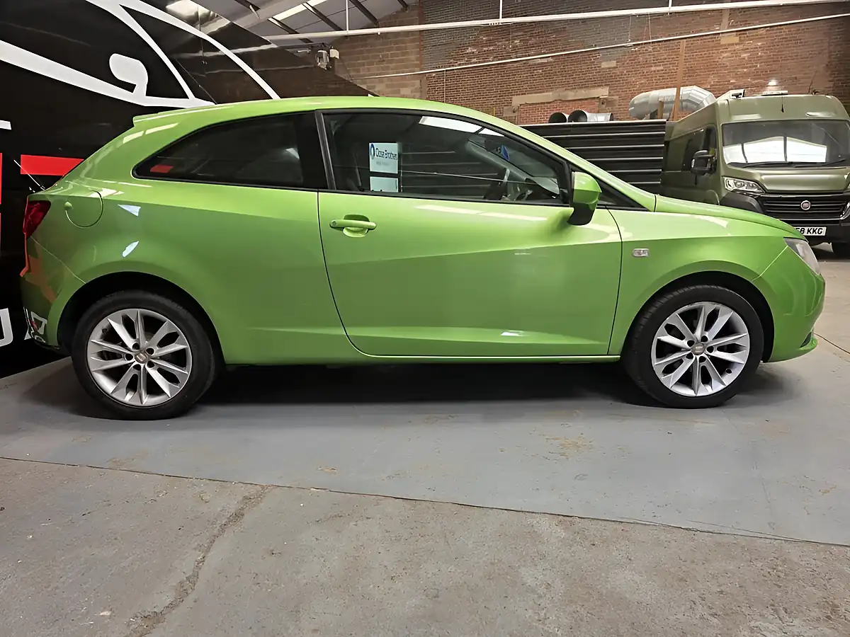 Used 2013 SEAT Ibiza Toca Sport Coupe Green - Interior and Exterior details 7