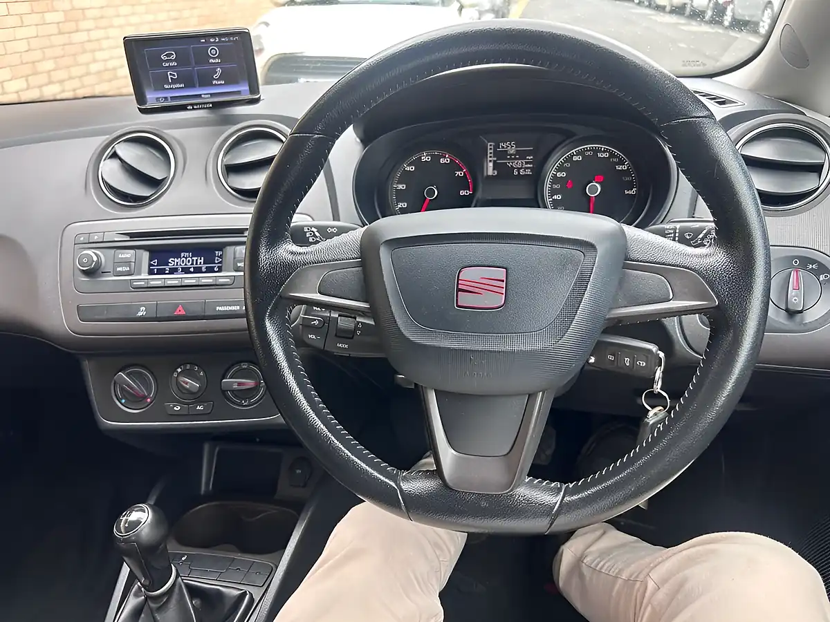 Used 2013 SEAT Ibiza Toca Sport Coupe White - Interior and Exterior details 10