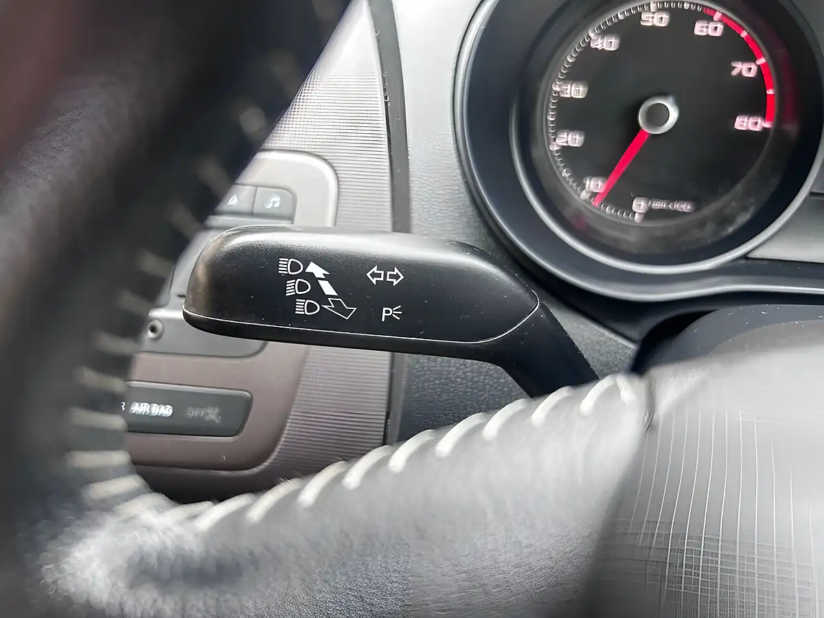 Used 2013 SEAT Ibiza Toca Sport Coupe White - Interior and Exterior details 12