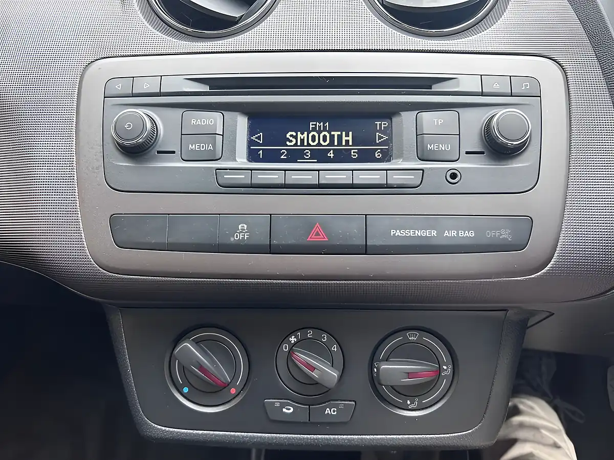 Used 2013 SEAT Ibiza Toca Sport Coupe White - Interior and Exterior details 15
