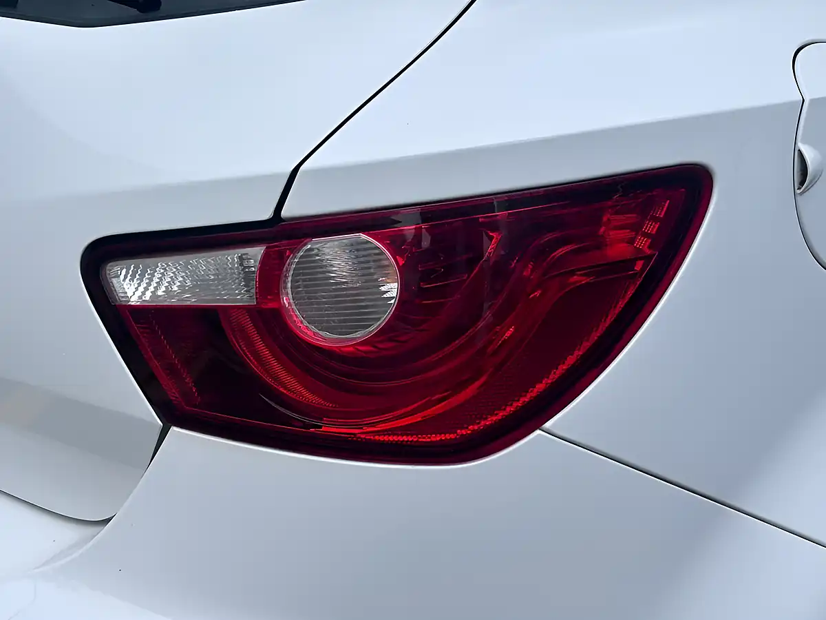 Used 2013 SEAT Ibiza Toca Sport Coupe White - Interior and Exterior details 9