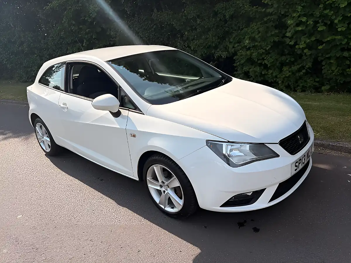 Used 2013 SEAT Ibiza Toca Sport Coupe White - Front View