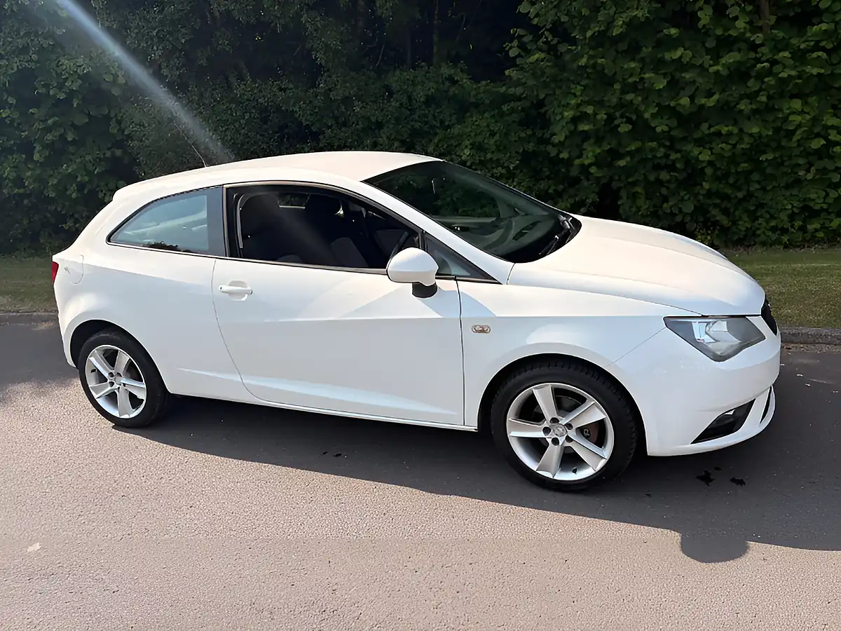 Used 2013 SEAT Ibiza Toca Sport Coupe White - Interior and Exterior details 2