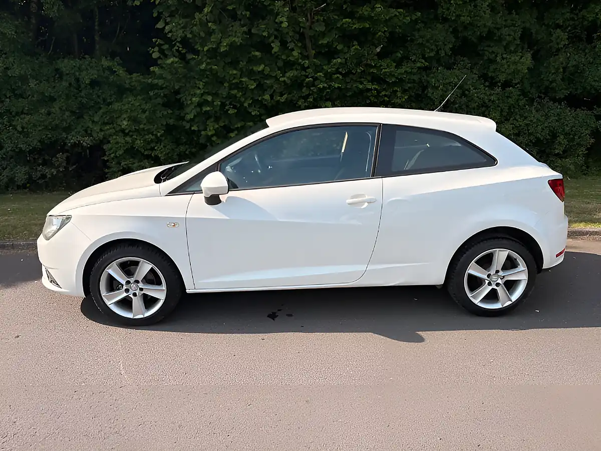 Used 2013 SEAT Ibiza Toca Sport Coupe White - Interior and Exterior details 8
