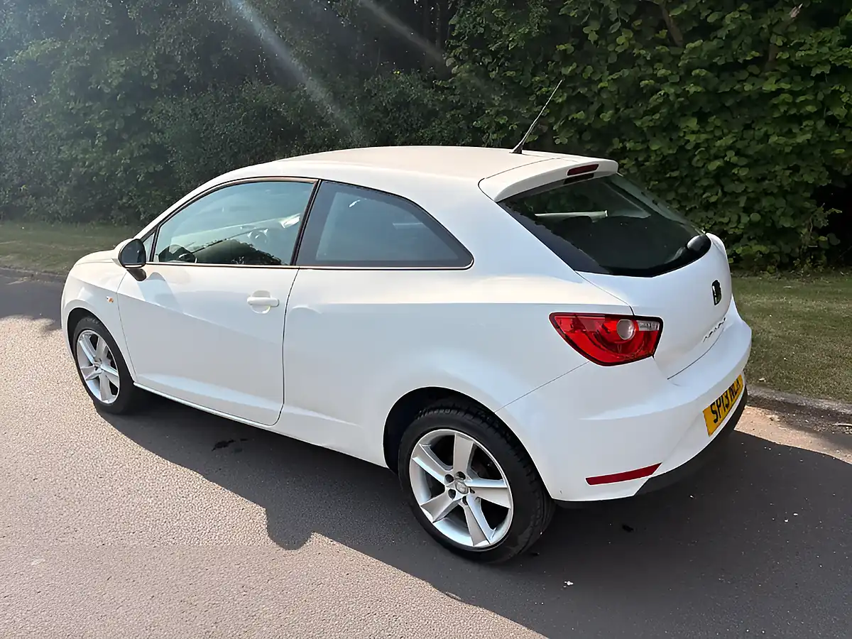 Used 2013 SEAT Ibiza Toca Sport Coupe White - Interior and Exterior details 9