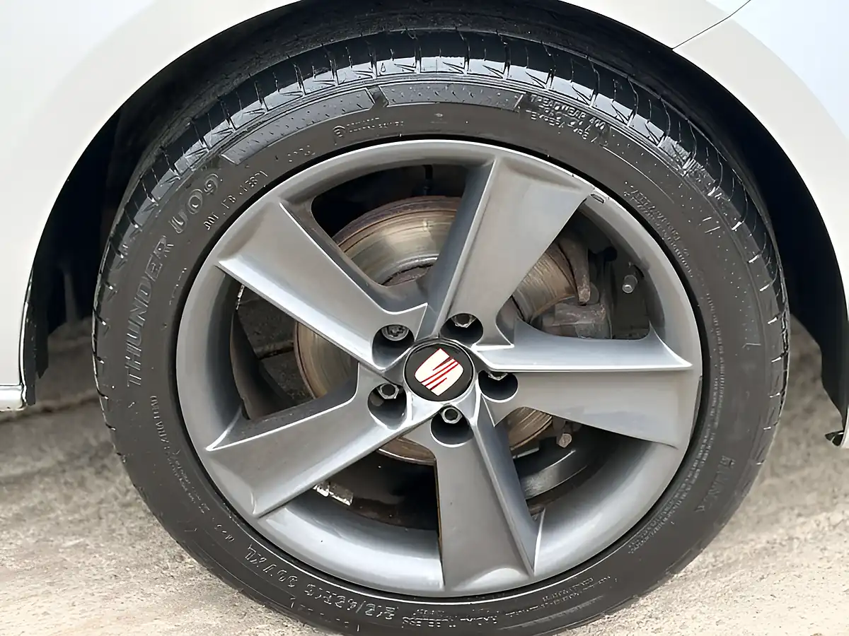 Used 2013 SEAT Ibiza Toca Technic Grey - Interior and Exterior details 7