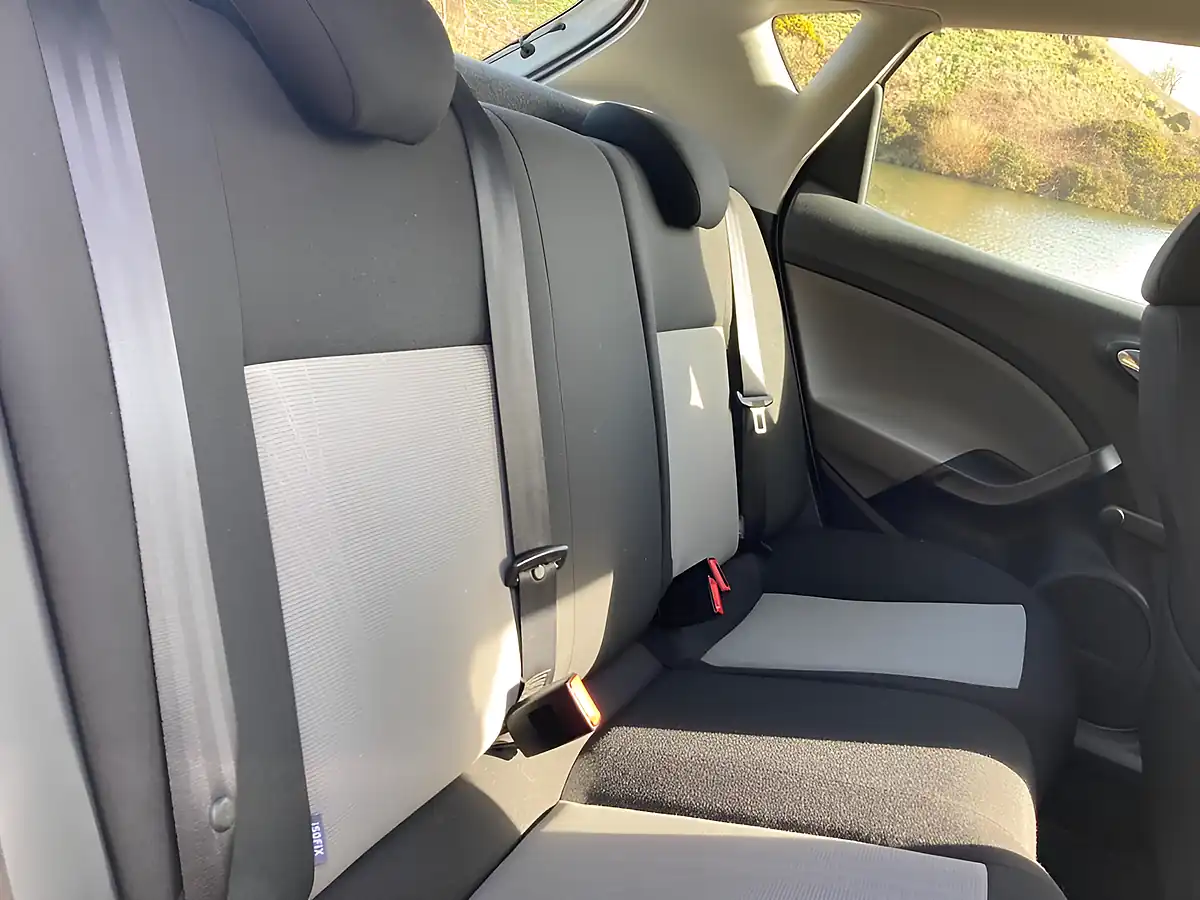 Used 2013 SEAT Ibiza Toca White - Interior and Exterior details 11