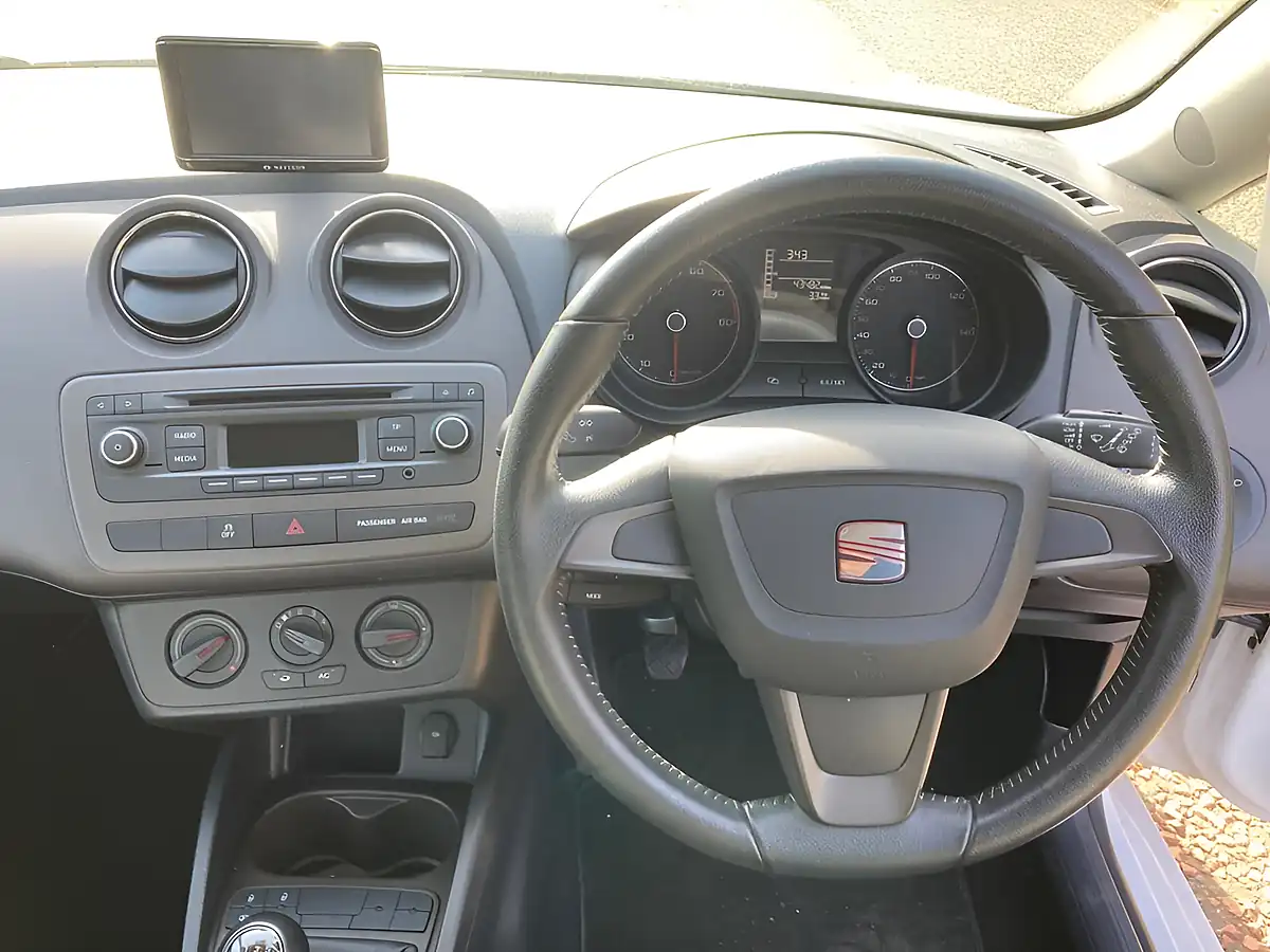 Used 2013 SEAT Ibiza Toca White - Interior and Exterior details 13