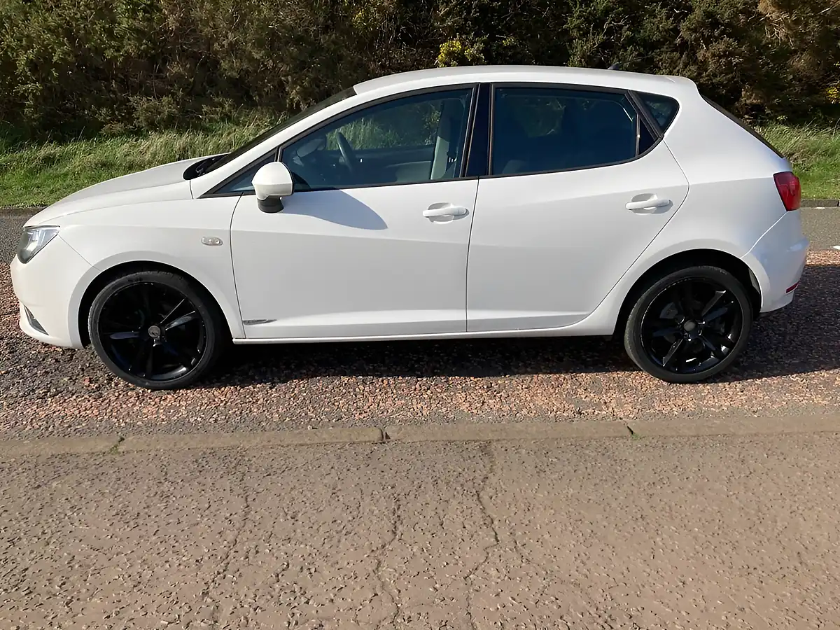 Used 2013 SEAT Ibiza Toca White - Interior and Exterior details 6