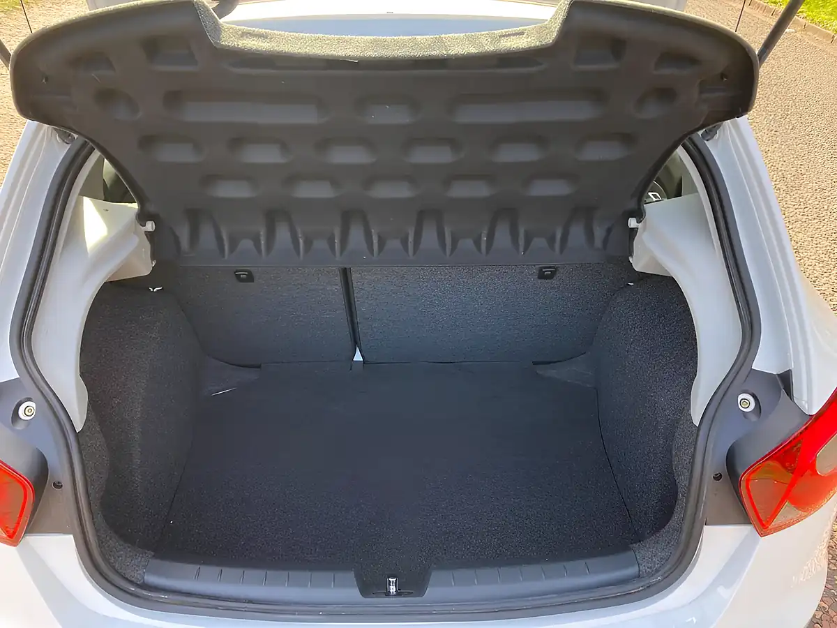 Used 2013 SEAT Ibiza Toca White - Interior and Exterior details 8