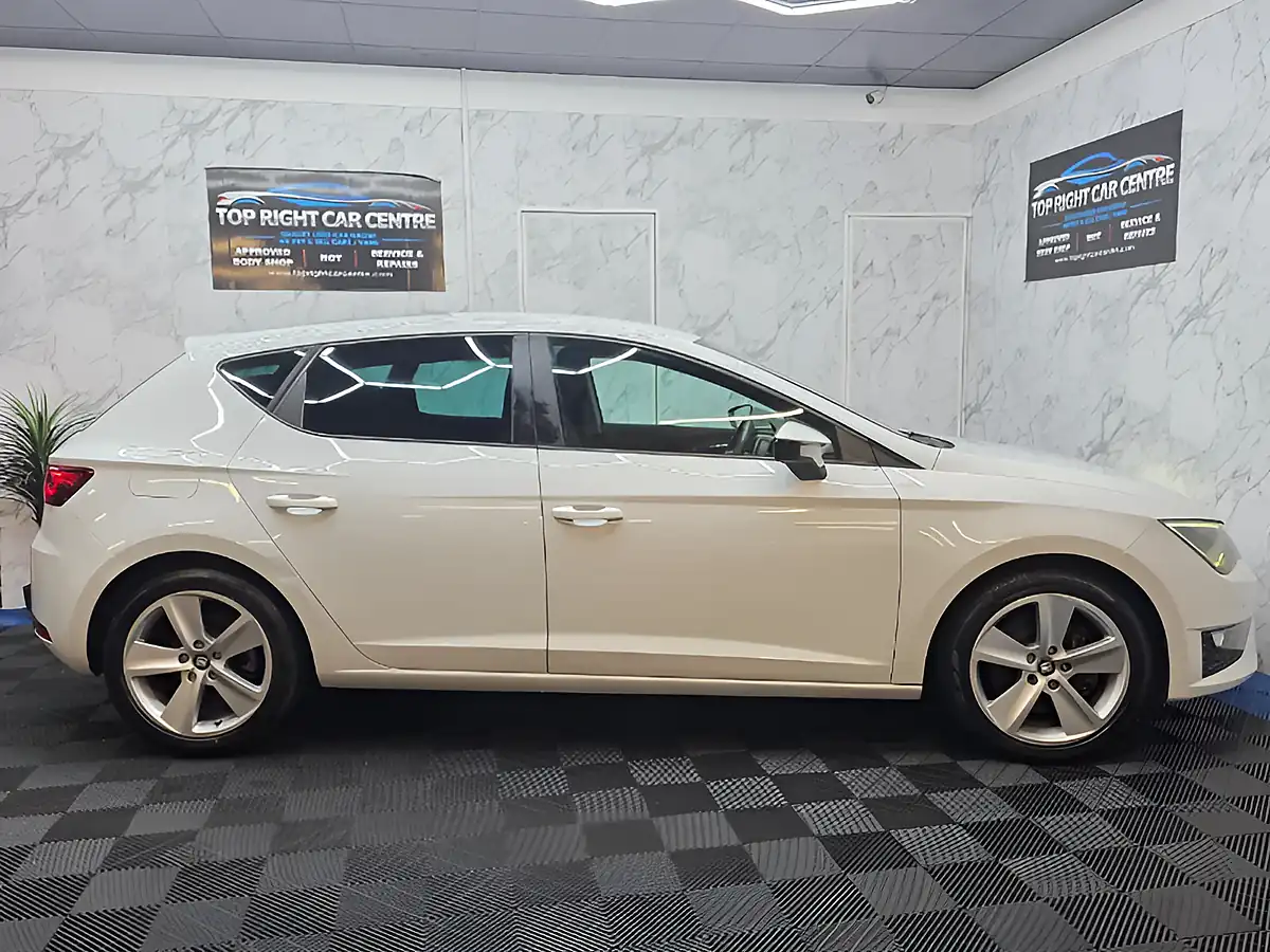 Used 2013 SEAT Leon Fr Technology Pack White - Interior and Exterior details 10