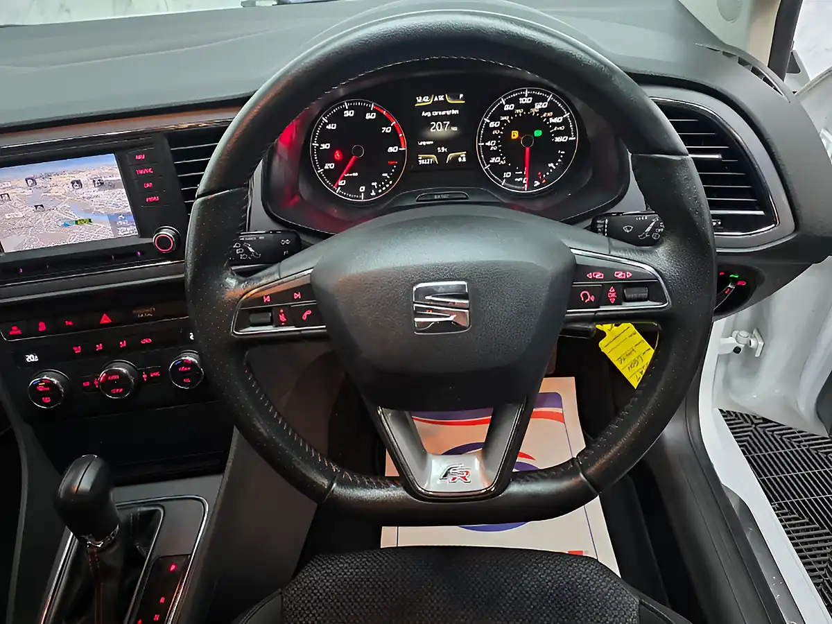 Used 2013 SEAT Leon Fr Technology Pack White - Interior and Exterior details 11