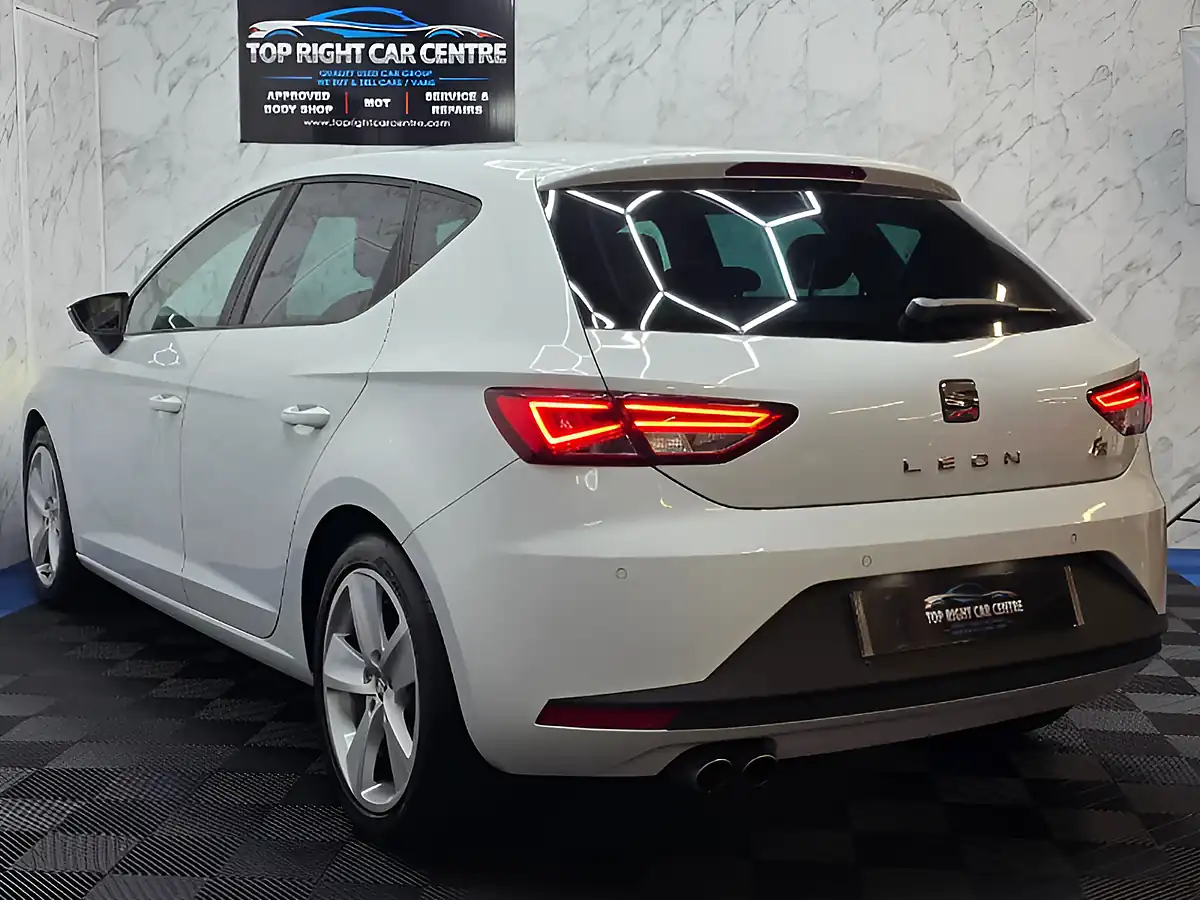 Used 2013 SEAT Leon Fr Technology Pack White - Interior and Exterior details 7