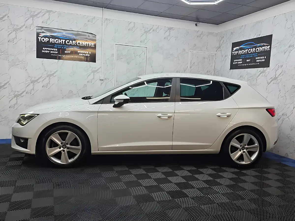 Used 2013 SEAT Leon Fr Technology Pack White - Interior and Exterior details 8